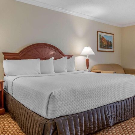 Quality Hotel Conference Center Cincinnati Blue Ash Buitenkant foto