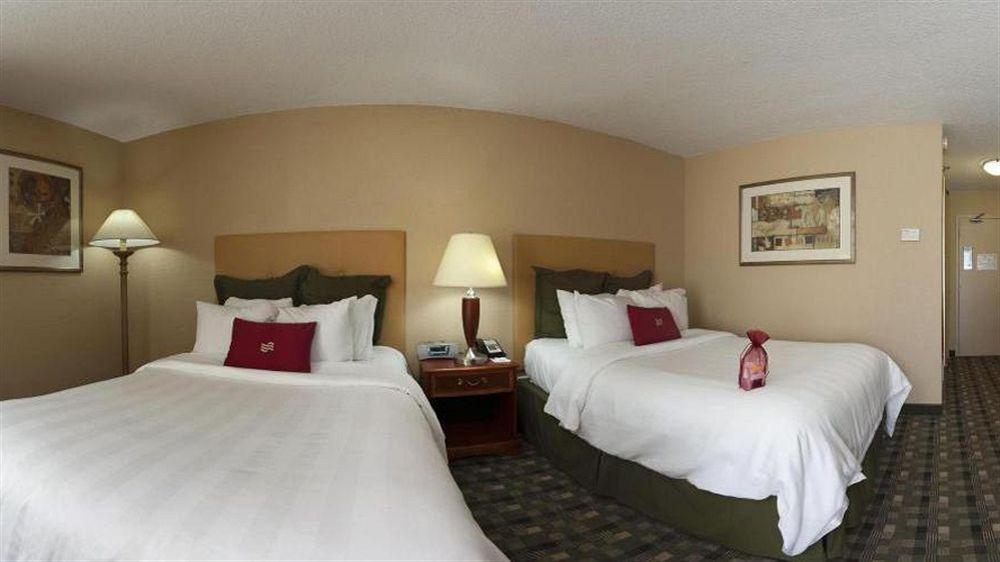 Quality Hotel Conference Center Cincinnati Blue Ash Buitenkant foto